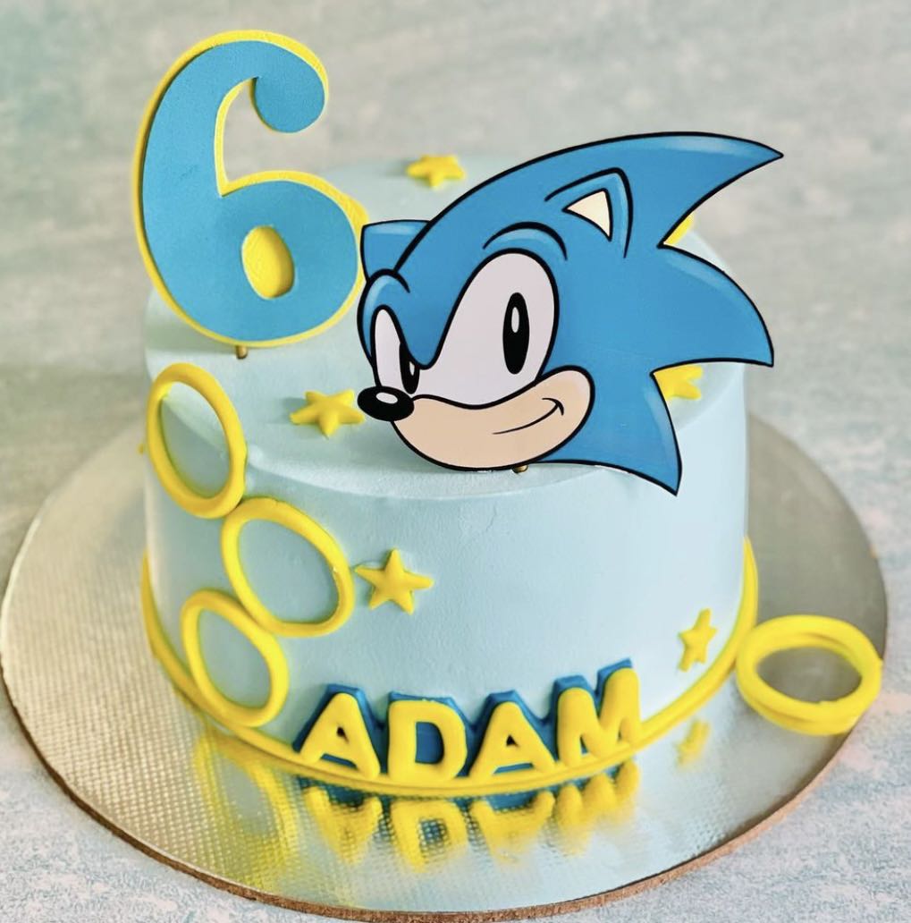 Sonic the Hedgehog Inspired Drip Cake