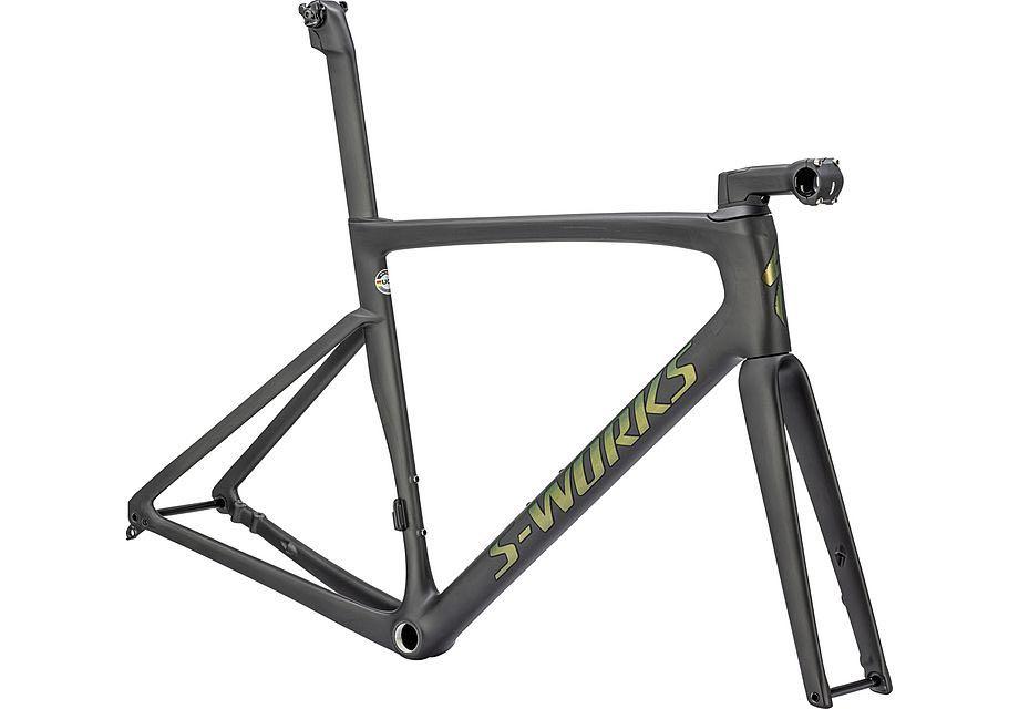 Sworks Tarmac SL7 54 (Category: Bicycles) located in Singapore. Submitted by gabieteo (Listing ID 1176867710, Image 1). Description: Brand new SL7 Sworks Color: Jet Fuel Size: 54 Add on Roval Rapide bar $500.