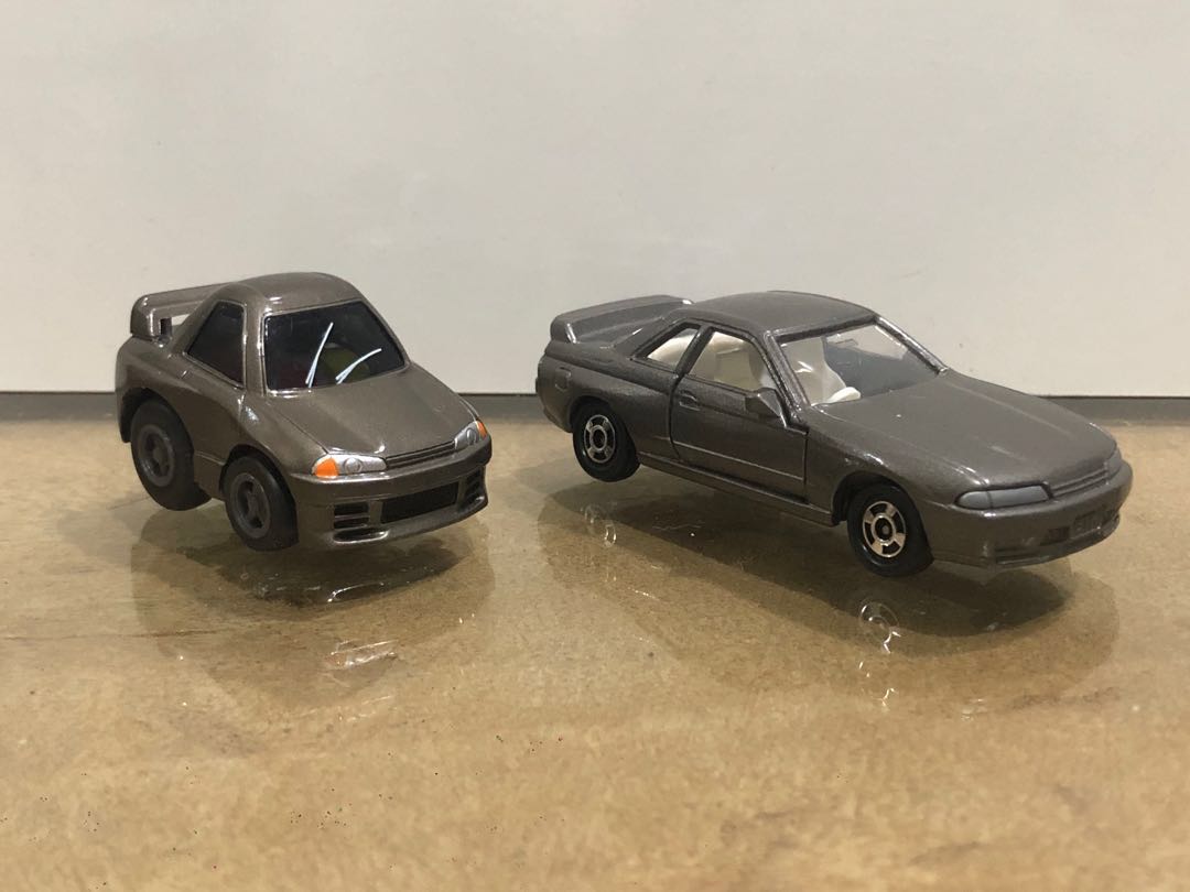 Tomica Made in Japan Nissan Skyline R32 GT-R and Choro Q Nissan GT-R ...