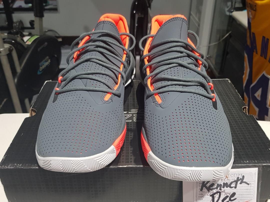 Curry discount 3zero grey