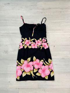 Vintage coconut floral black ruched dress