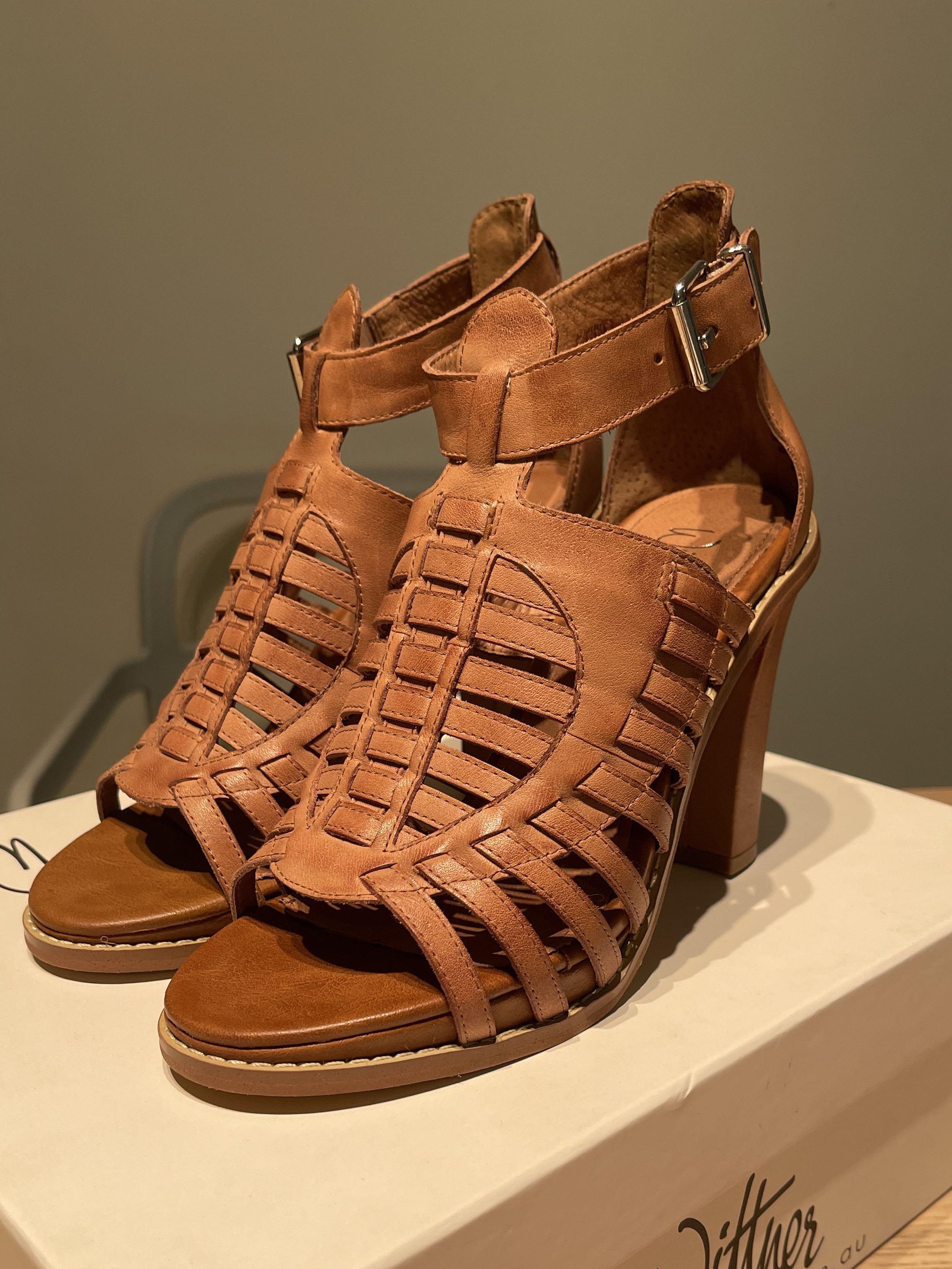 wittner white sandals