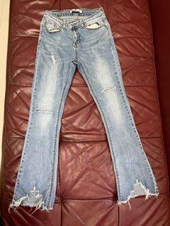直筒喇叭牛仔褲 moschino 上衣