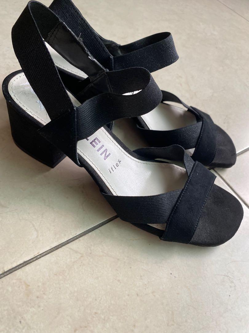 Anne klein store black wedge sandals