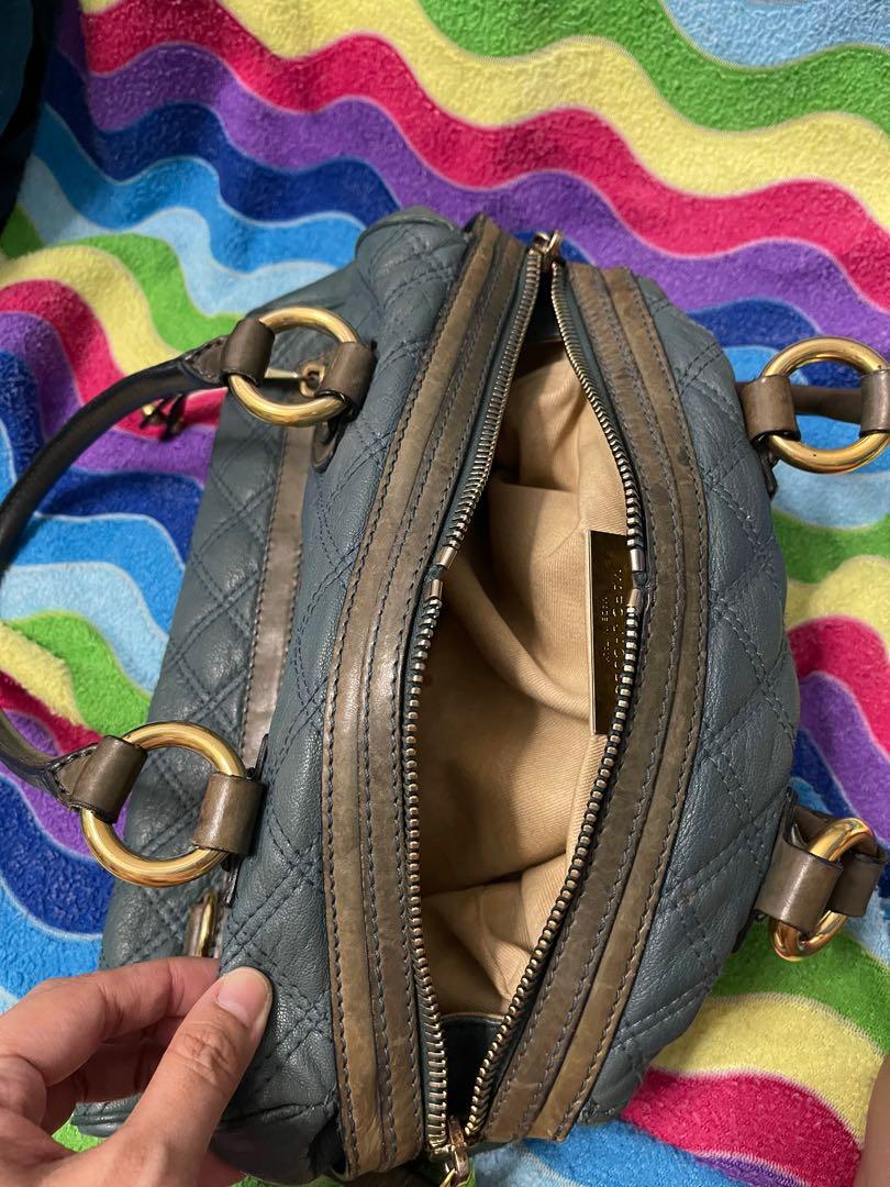 Authentic Marc Jacobs small quilted teal bag (excellent used quality) (Category: Luxury Bags & Wallets) located in Manila. Submitted by minette.vinzon (Listing ID 1177191807, Image 3). Description: Selling my excelled used authentic MARC JACOBS Italy Speedy Quilted Teal Leather Satchel Handbag Made In Italy Gold hardware No corner rubs Excellent used quality RFS declutter, new bags arriving.