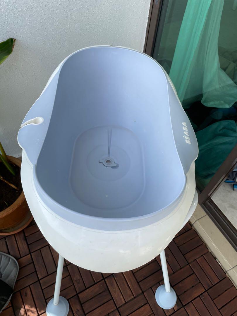 Beaba standing bath / baby bath stand, Babies & Kids, Bathing