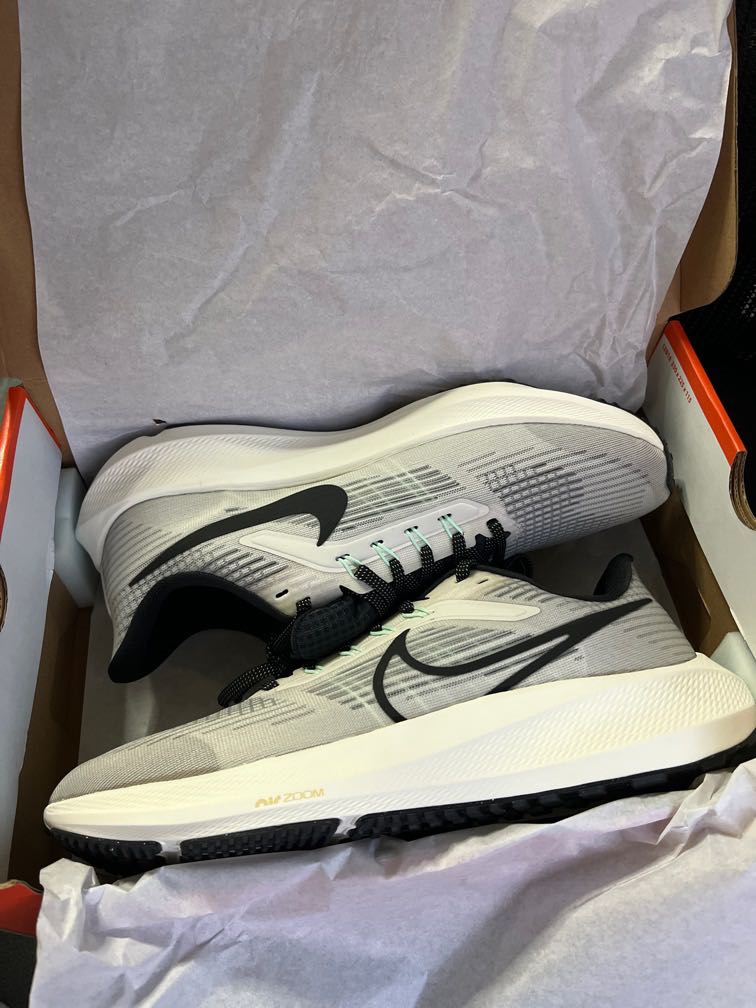 BNIB Nike Air Zoom Pegasus 39 Black Sail Phantom Men s