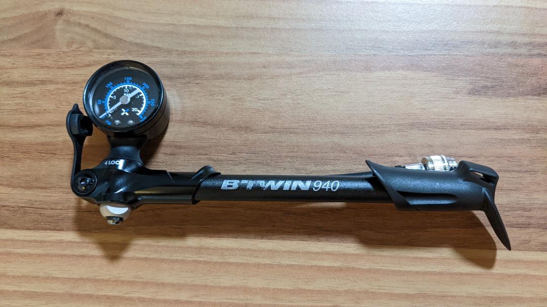 Btwin shock pump online