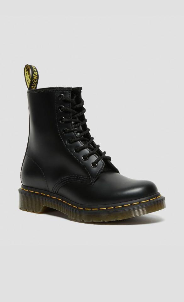 Dr Martens 1460 WOMEN S SMOOTH LEATHER LACE UP BOOTS Women s Fashion Footwear Boots on Carousell