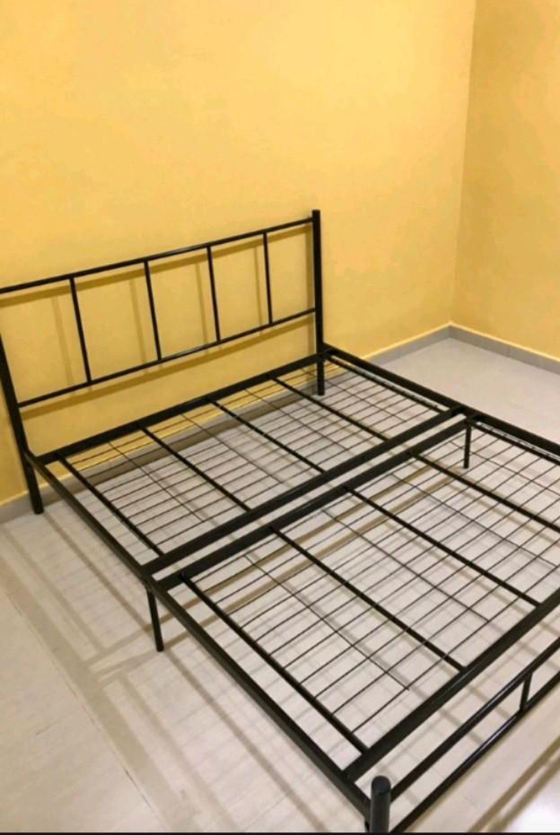 Free delivery 3V Queen size Bed frame strong mattress frame metal