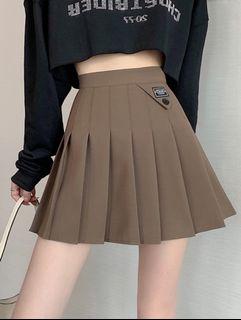 Kaki brown pleated skirt with safety shorts
