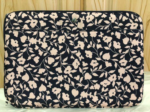 Kate Spade laptop case ♠️ #FREESHIPPING, Computers & Tech, Parts &  Accessories, Laptop Bags & Sleeves on Carousell