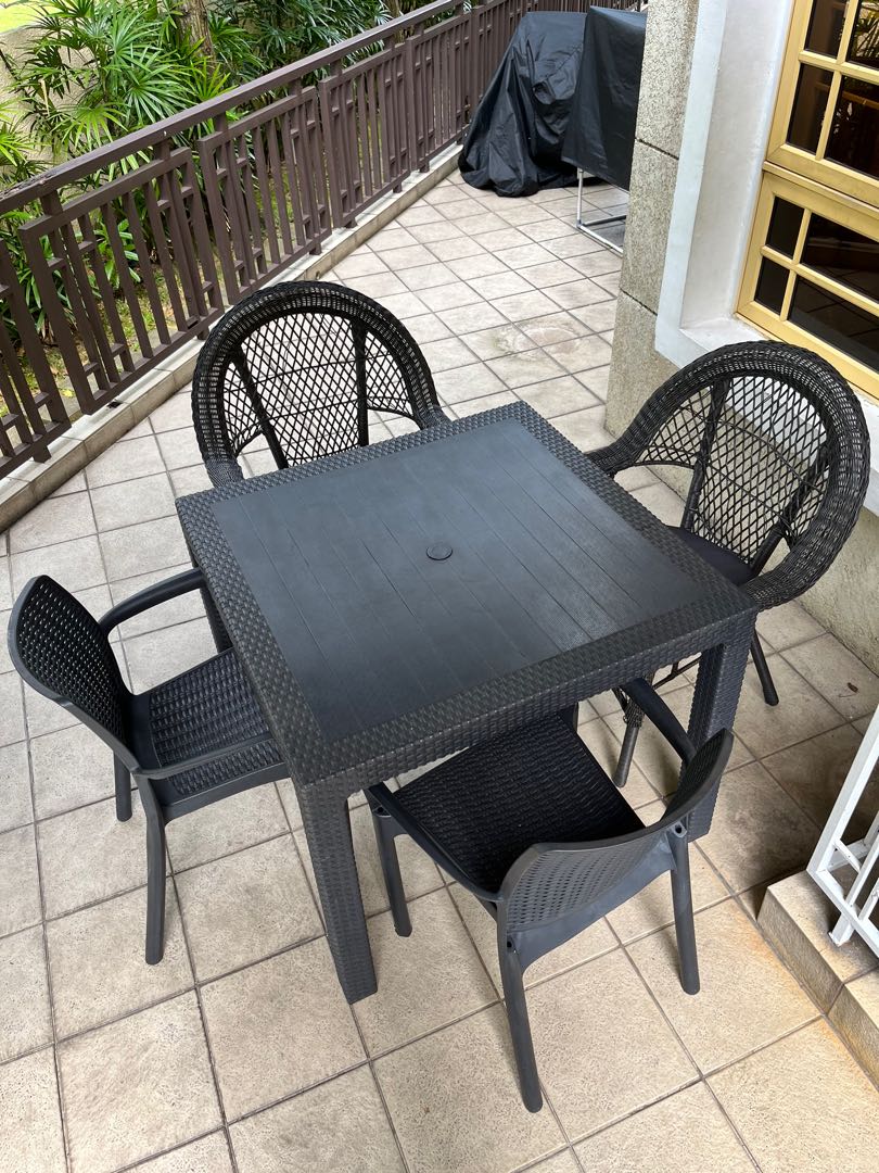 Keter bali best sale table and chairs