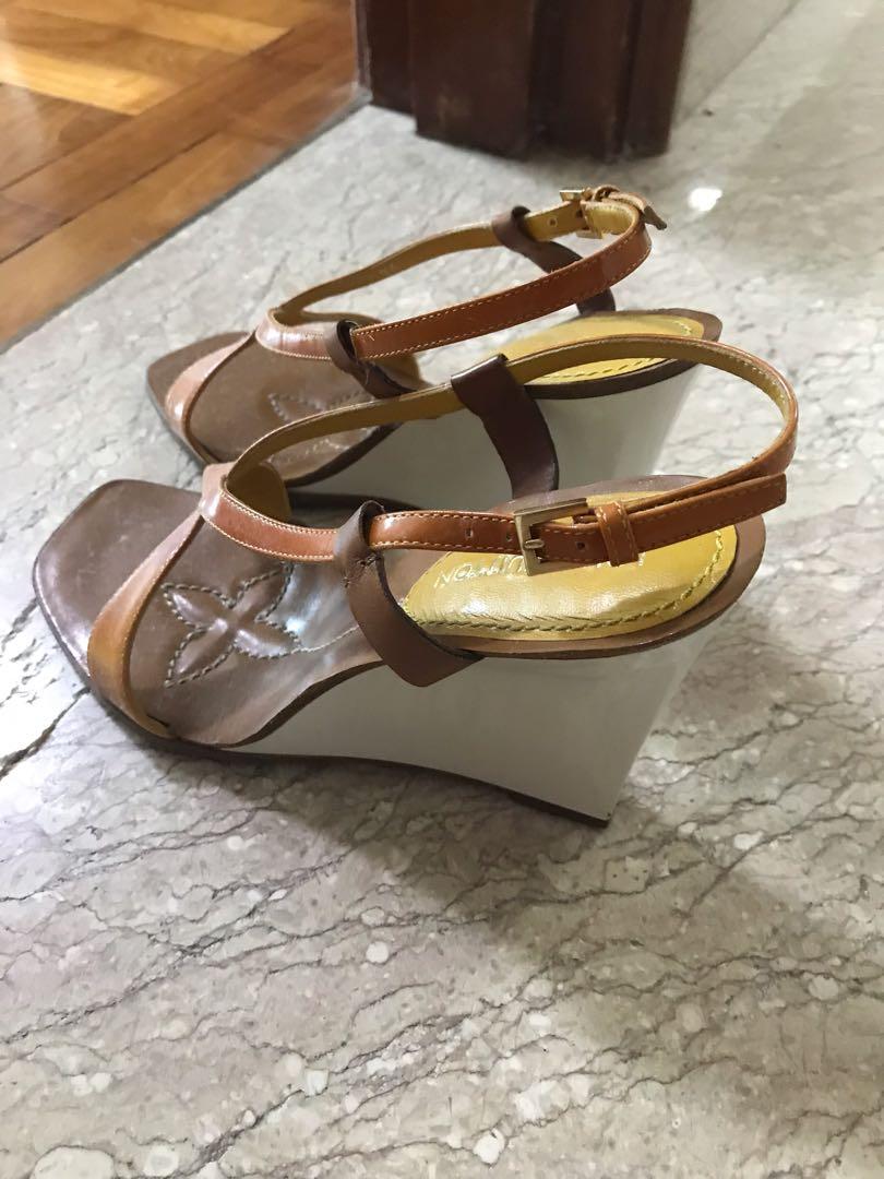 Real louis vuitton hotsell sandals