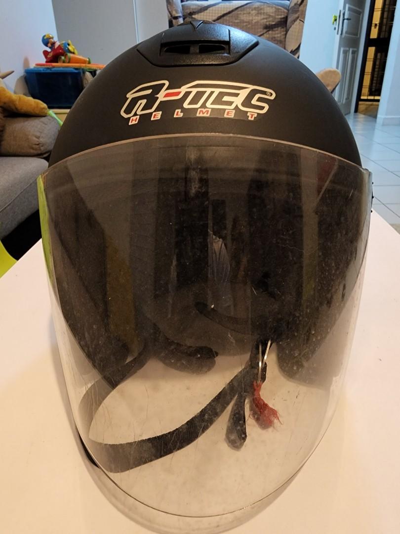 LTA approved Large size helmet, Motorcycles, Motorcycle Accessories on
