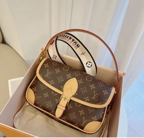 LV Diane LV法棍包, Luxury, Bags & Wallets on Carousell