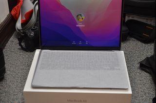 Macbook Air M2 2022 (2 batt Cycle)
