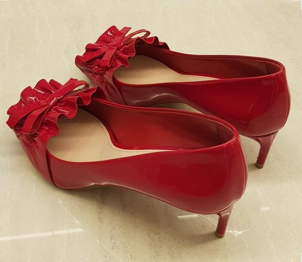 Red bow sales shoes