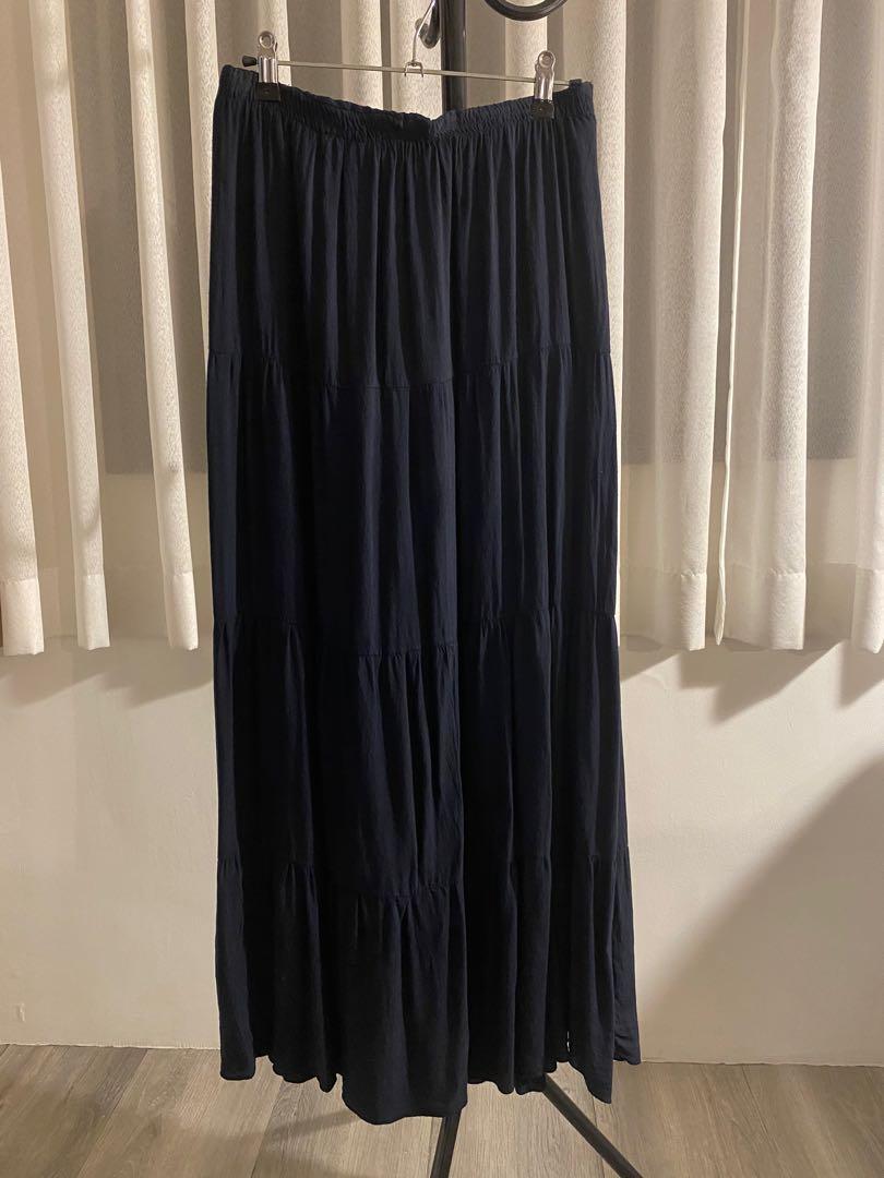 Navy Blue Flowy Maxi Skirt - Thrifted (Category: Skirts) located in Marikina City. Submitted by saavi94 (Listing ID 1177151089, Image 1). Description: Navy Blue Flowy Maxi Skirt - Thrifted Condition: 8/10 - thrifted, in good condition Measurements: W 26 L 38 ——————————————— MOP: GCash (preferred)/BDO MOD: Gogo Xpress/Grab Express; SF shouldered by buyer Payment should be made within 24 hours PM for more photos.