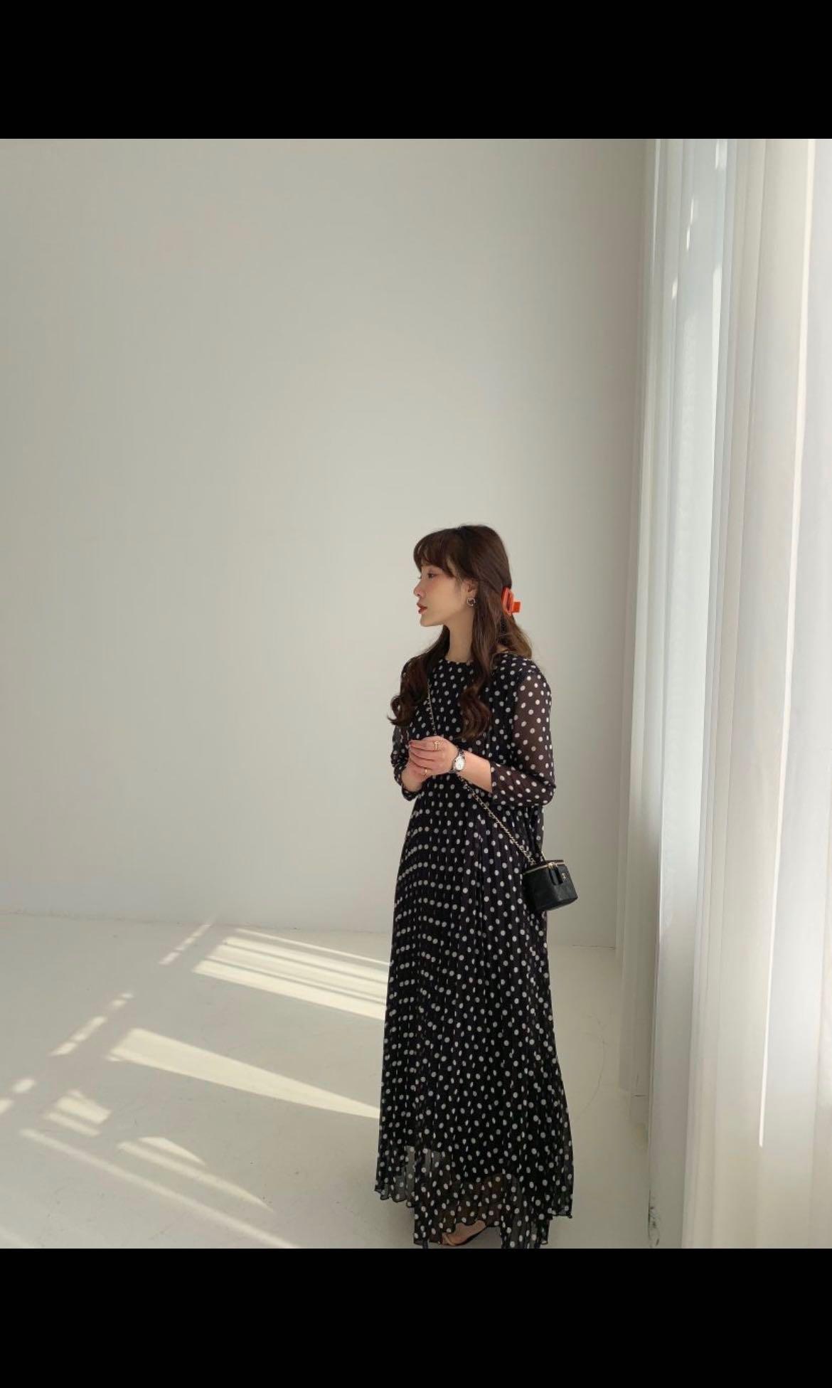 New Birthday Bash Dark Blue Polka Dot Long Dress 全新深藍色波點氣質連身裙 女裝 連身裙 套裝 連身裙 Carousell