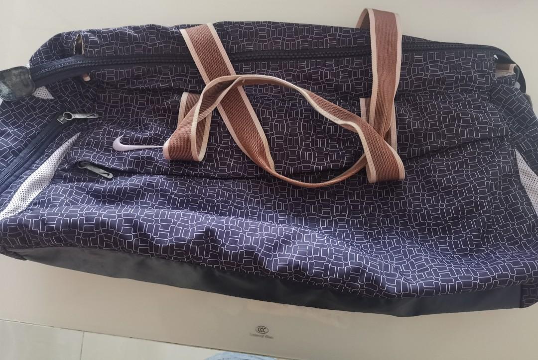 Nike gym bag with shoe compartment