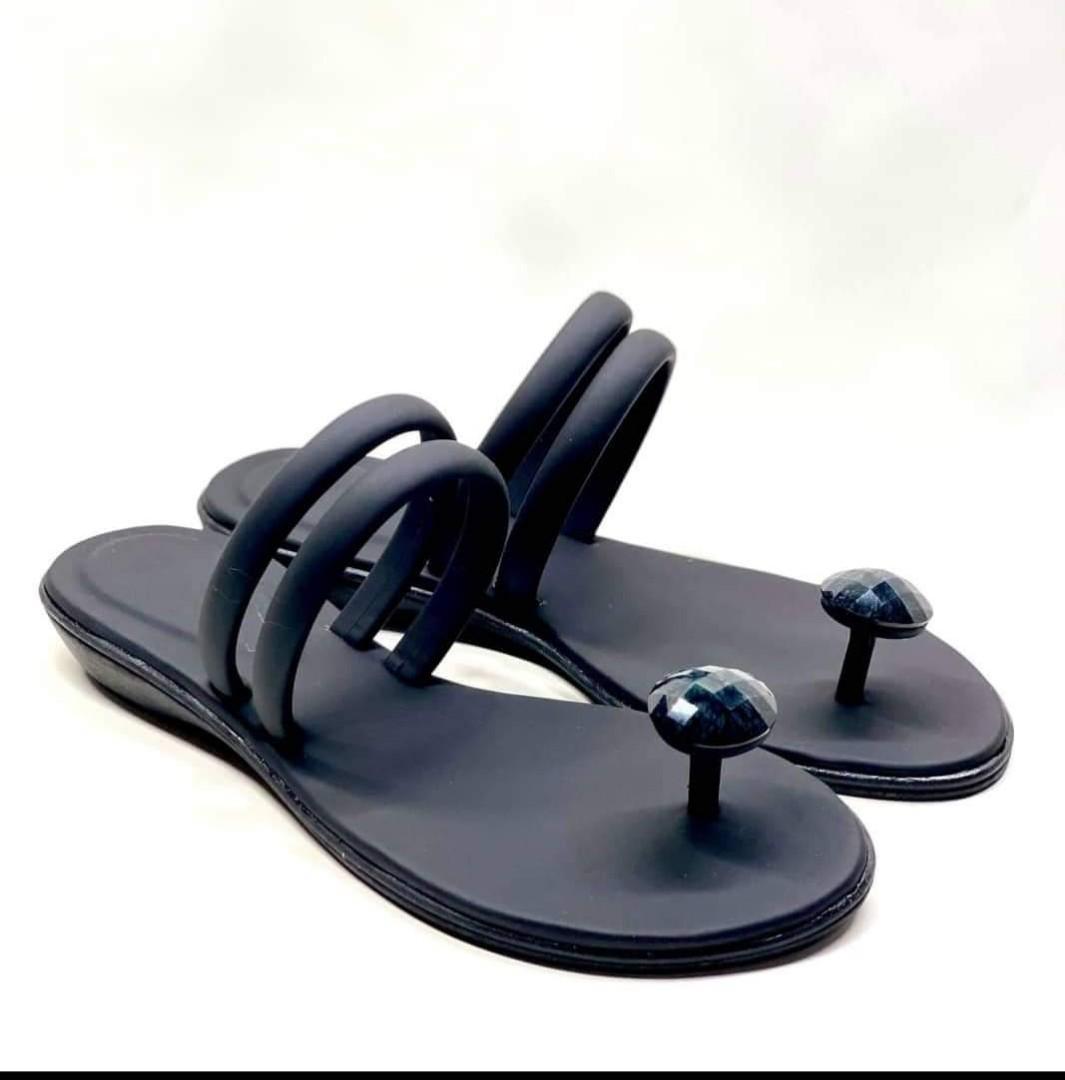 one finger chappal