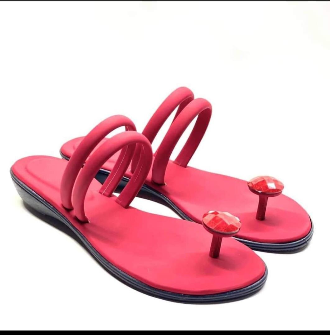 One finger sandals 2025