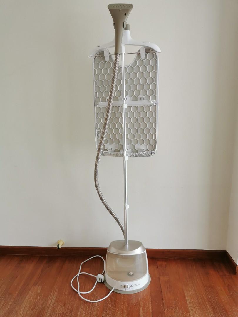 Philips EasyTouch Plus garment steamer (leaking base), TV & Home