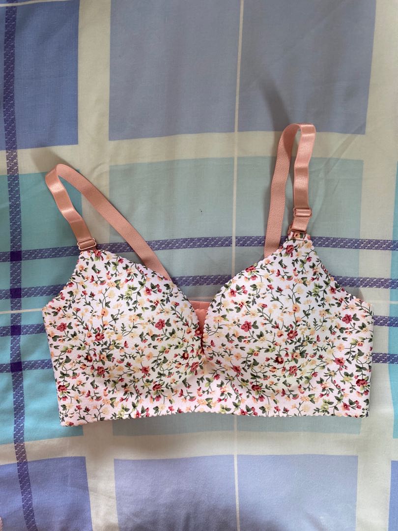 Vintage floral pink wired bra - 36b, Women's Fashion, Undergarments &  Loungewear on Carousell