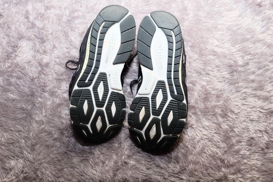 New Balance VAZEE Rush Glow in the dark sz 42 26 5cm