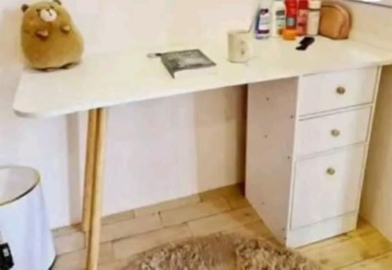 Scandinavian Study Table with Drawer / Cabinet SALE (Category: Tables & Sets) located in Manila. Submitted by affordshopz (Listing ID 1177081320, Image 3). Description: 120*50cm brand new.
