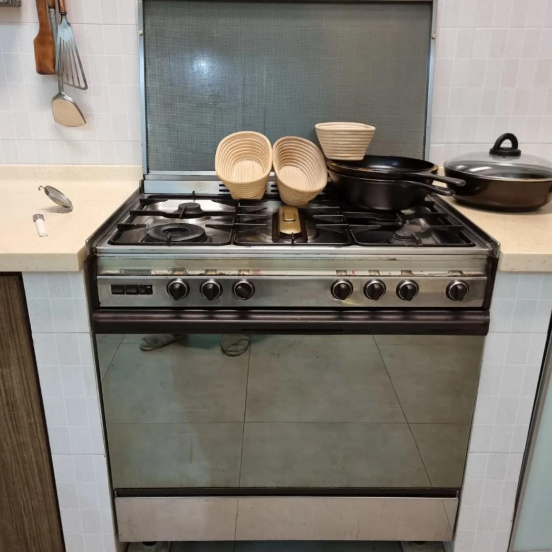 range cooker with gas oven