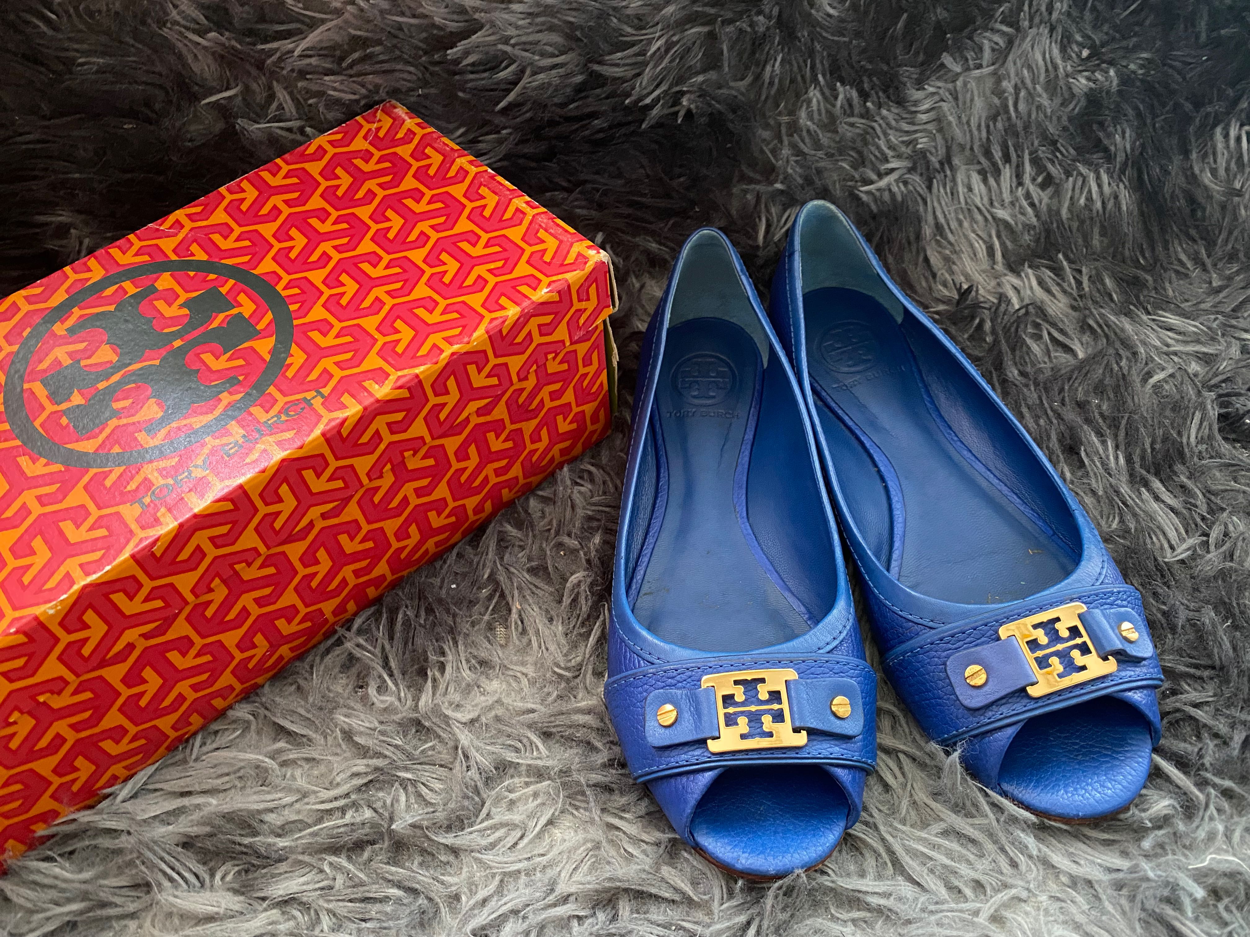 Tory Burch royal blue peep toe flats, Women's Fashion, Footwear, Flats ...