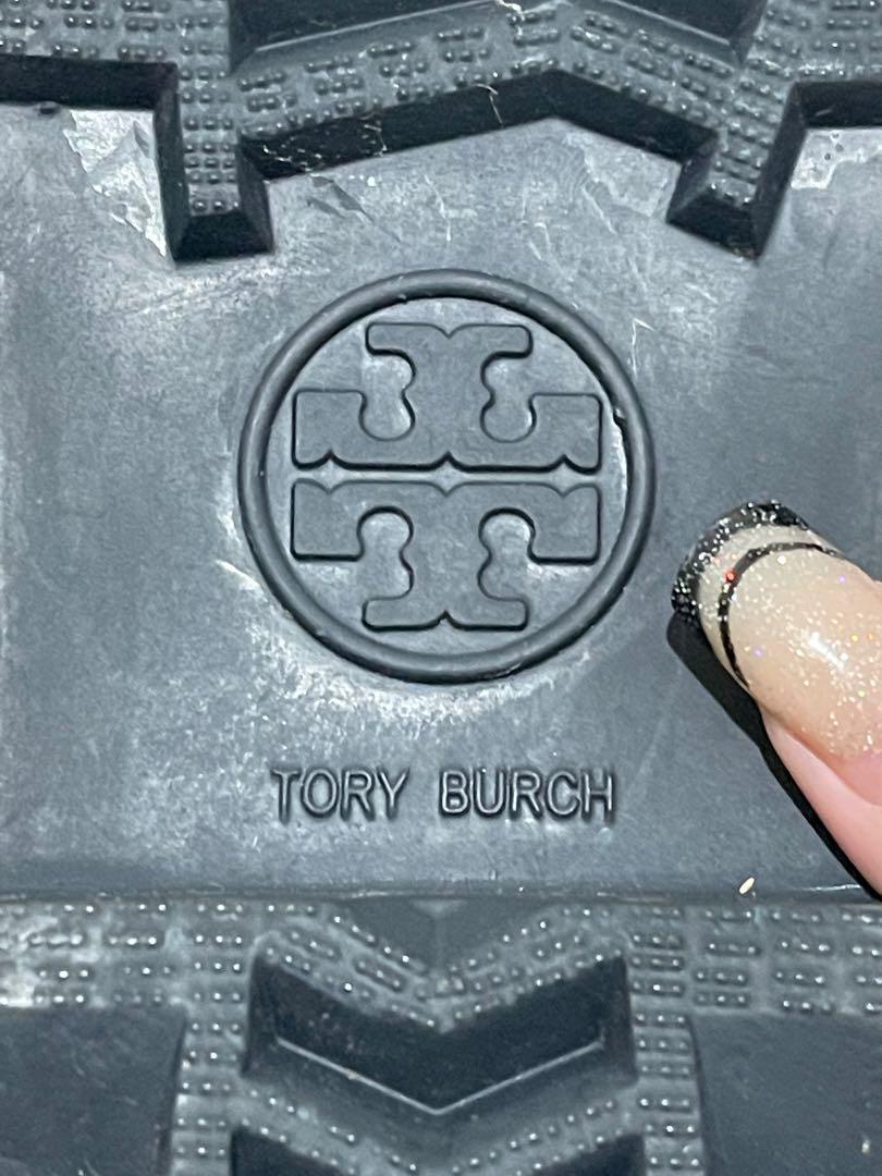 Tory Burch Rubber Boots W Size 6 (Category: Boots) located in Apalit. Submitted by byebyeclutterph (Listing ID 1177142831, Image 3). Description: Fashionable boots, good for farm vacations or rainy days. Rfs: Only used this for international trips, but since there is a pandemic, im letting this piece go hehe.
