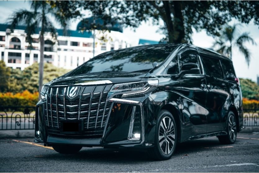 Toyota Alphard 2.5 SC Toyota Vellfire ZG Luxury Car Rental Kereta Sewa