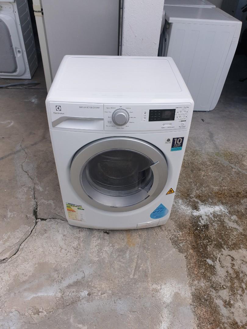 Used Electrolux 2in1 front load hot washer dryer 7/5kg, washing machine