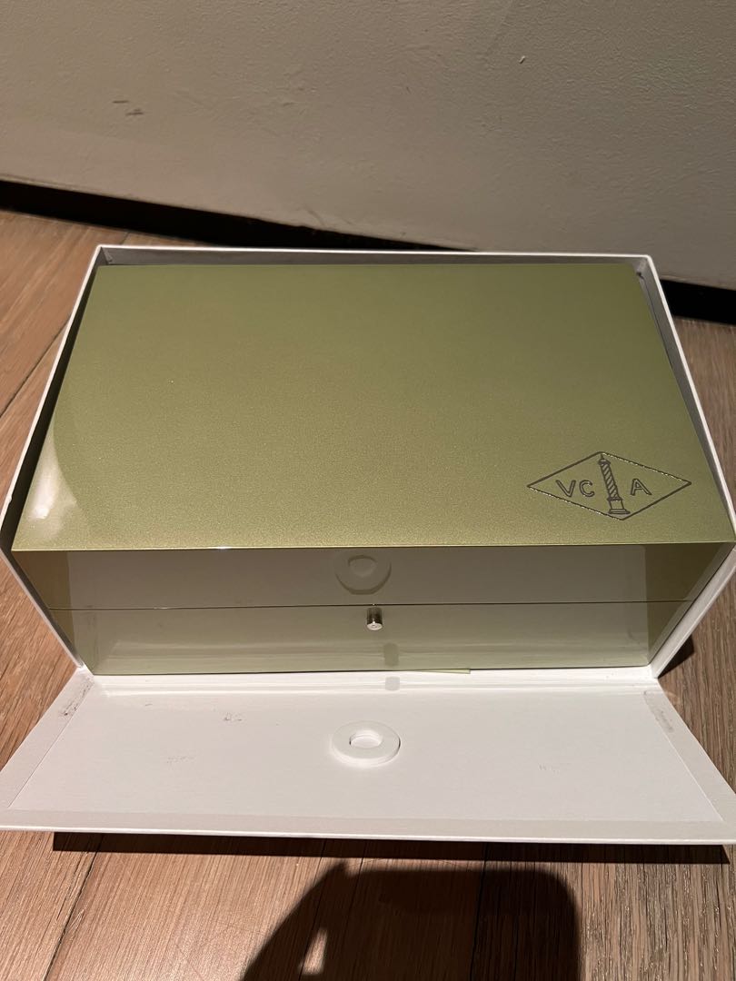 Vca Box Van Cleef&Arpels watches box, Luxury, Watches on Carousell