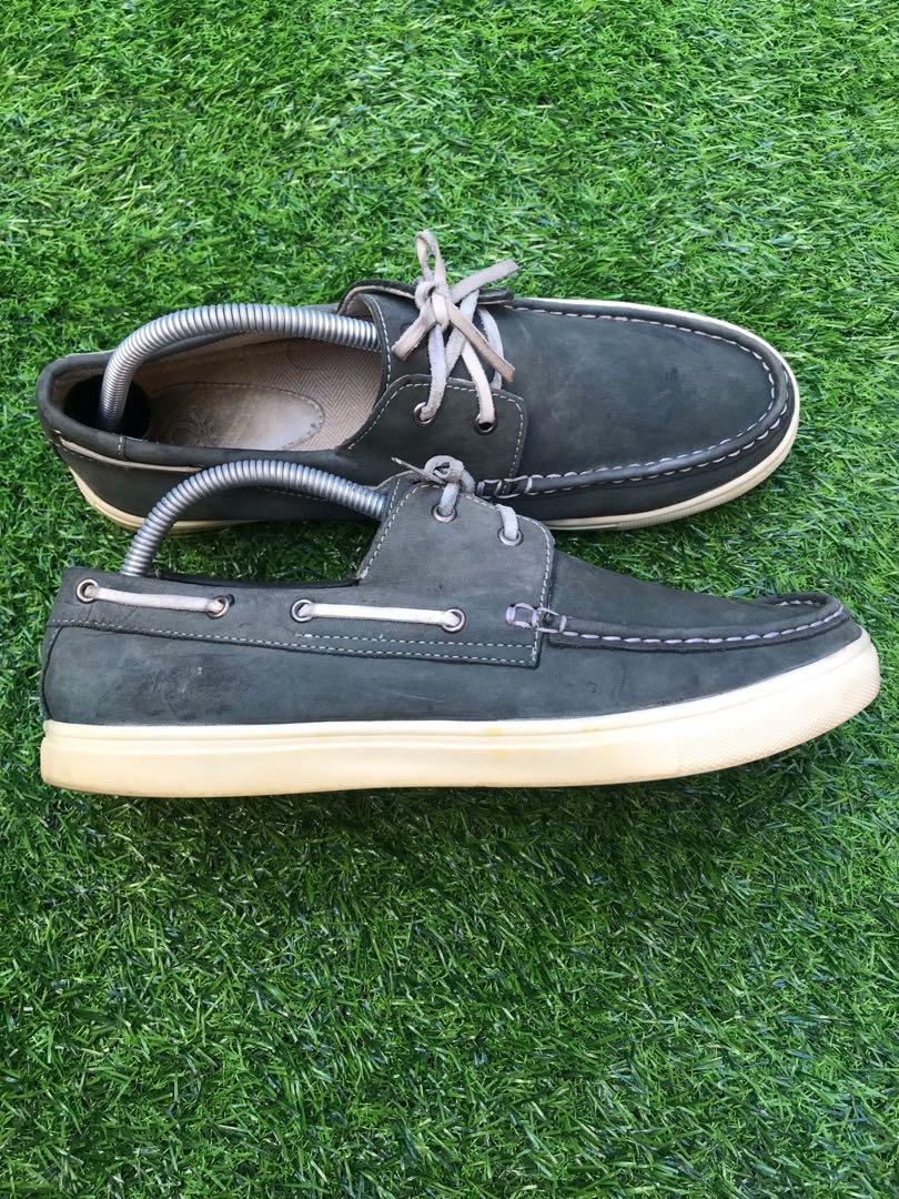Benetton outlet boat shoes