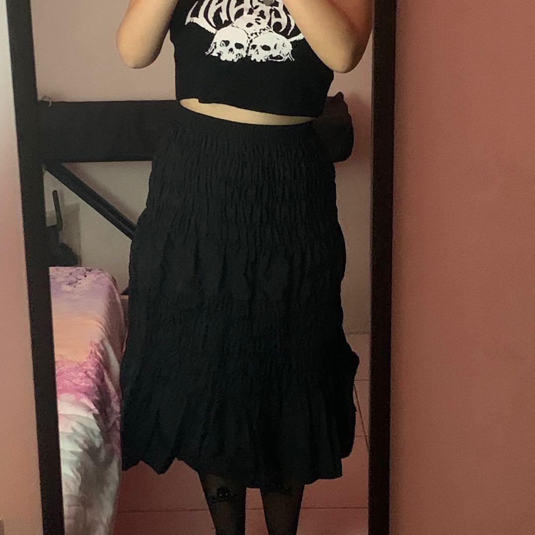 Black Maxi Gothic Goth Aesthetic Long Skirt (Category: Skirts) located in Antipolo. Submitted by stroberisof (Listing ID 1177361719, Image 3). Description: waist: 24 - 32 inches length: 28.5 inches condition: 10/10.