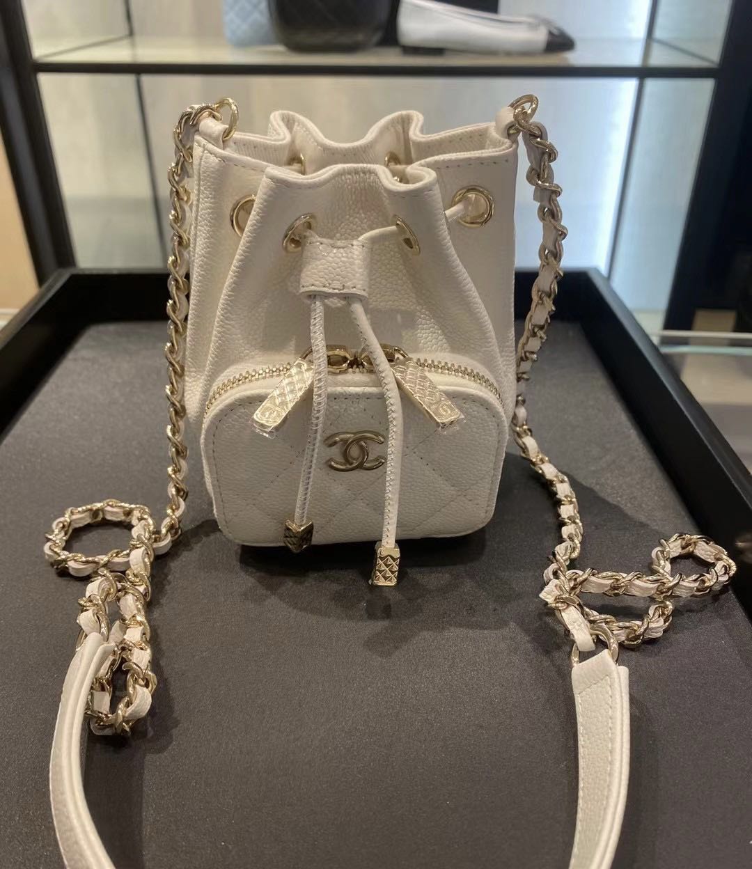 Small bucket bag Lambskin  goldtone metal light pink  Fashion  CHANEL