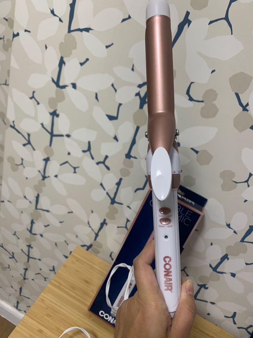 Con-Air Double Ceramic Curler (Category: Hair) located in Pasig City. Submitted by repentanthoarder (Listing ID 1177275566, Image 3). Description: Con Air Double Ceramic curling wand Barely used.