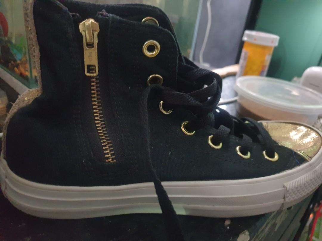 Glitter toe deals converse