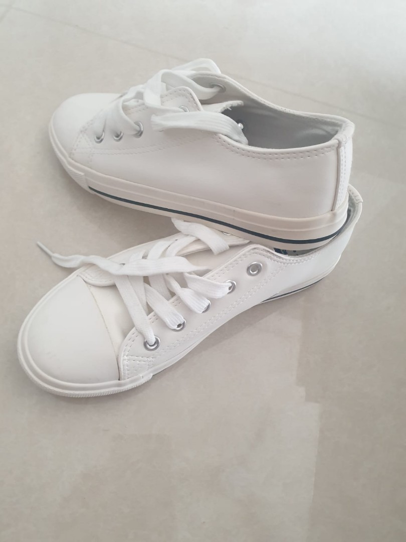 White sneakers cotton on on sale