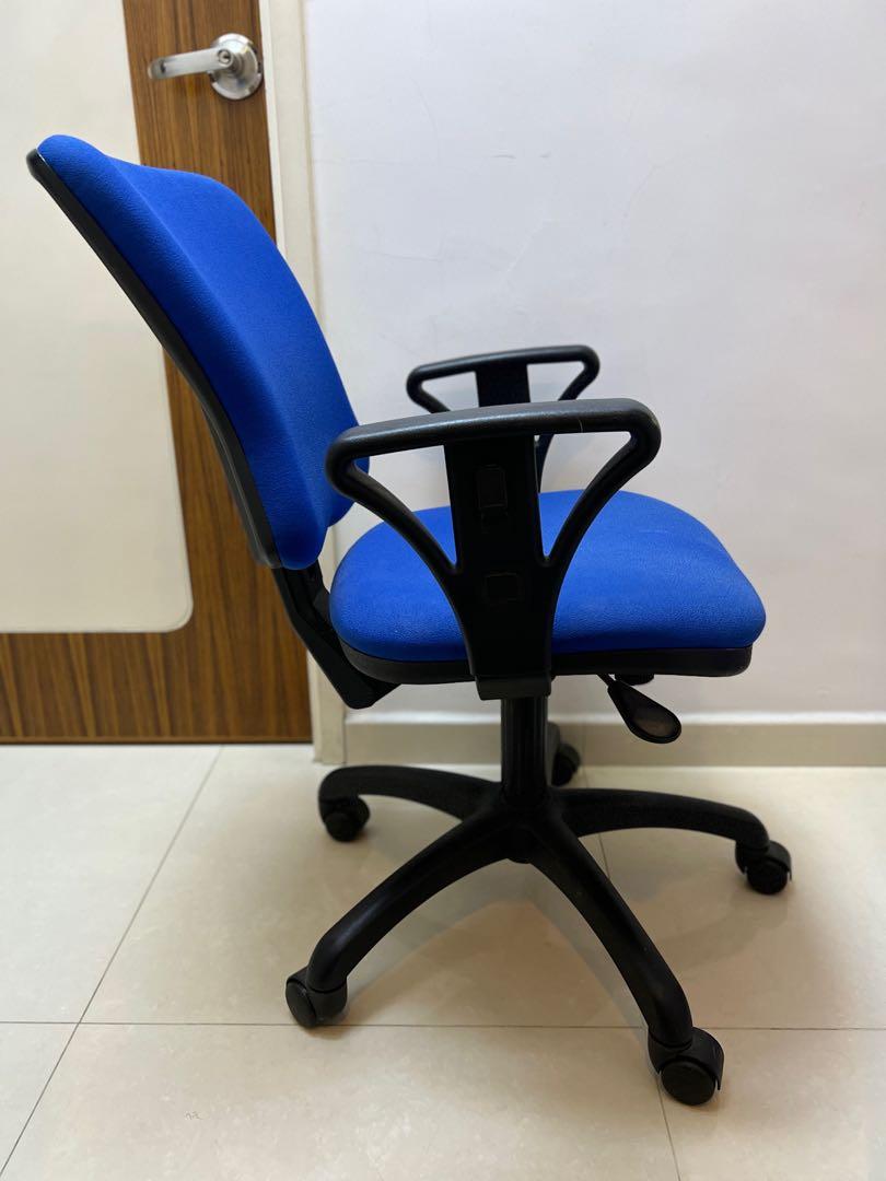 DIWAR ergonomic armchair (Made in Italy), 傢俬＆家居, 傢俬, 椅子 - Carousell