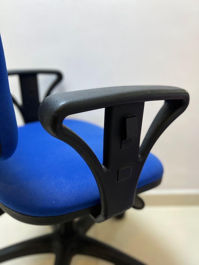DIWAR ergonomic armchair (Made in Italy), 傢俬＆家居, 傢俬, 椅子 - Carousell