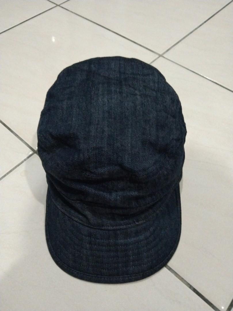 GAP (Category: Cap & Hats) located in Bandar Labuan. Submitted by daus_danzig (Listing ID 1177392340, Image 1). Description: Full cap Kain Denim Design Tactical Scoop Lembut Saiz Dewasa Made in China Minat roger.