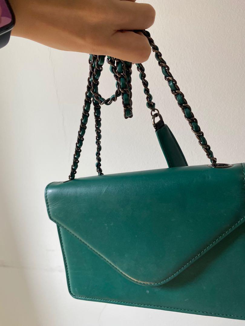 Green cross body bag, Women's Fashion, Bags & Wallets, Crossbody Bags on Carousell