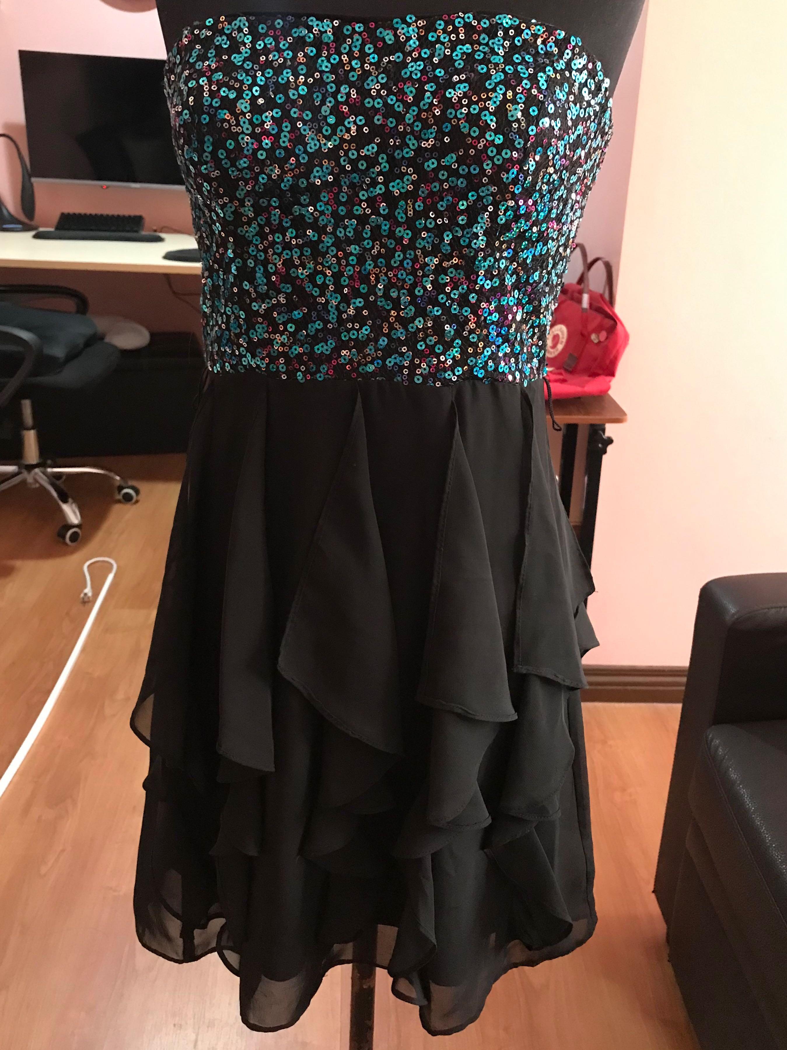 Hailey logan by adrianna papell deals dress