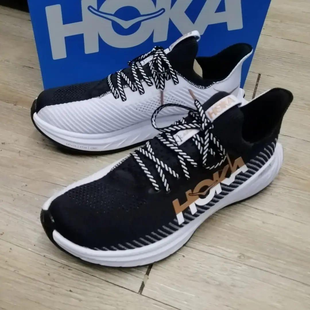 代購Hoka One One Carbon X3黑白色男女裝跑步鞋, 男裝, 鞋, 波鞋