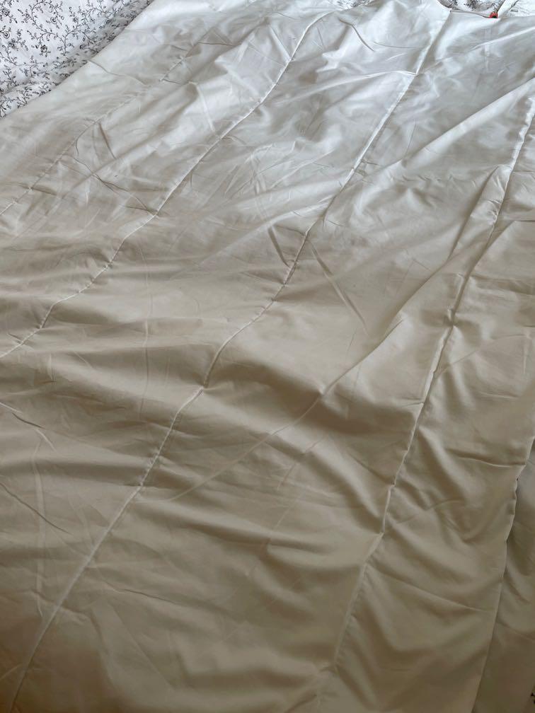 Ikea tilkort cooling quilt, Furniture & Home Living, Bedding & Towels